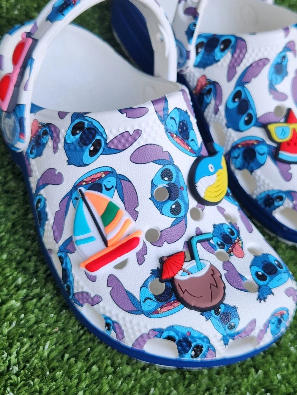 Crocs Little Girls Classic Disney Lilo and Stitch Comfy Clogs Sandals Size 11C